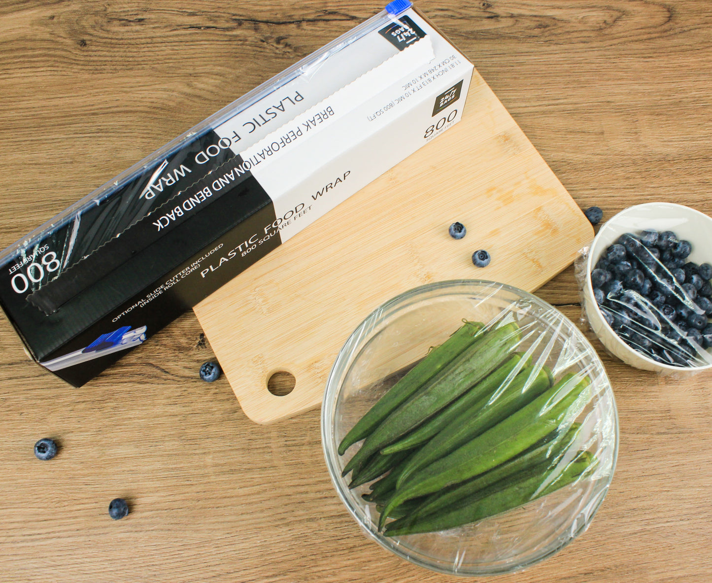 Plastic Food Wrap, 2 Way Cutter 800 SQ. FT. With Extra Cling